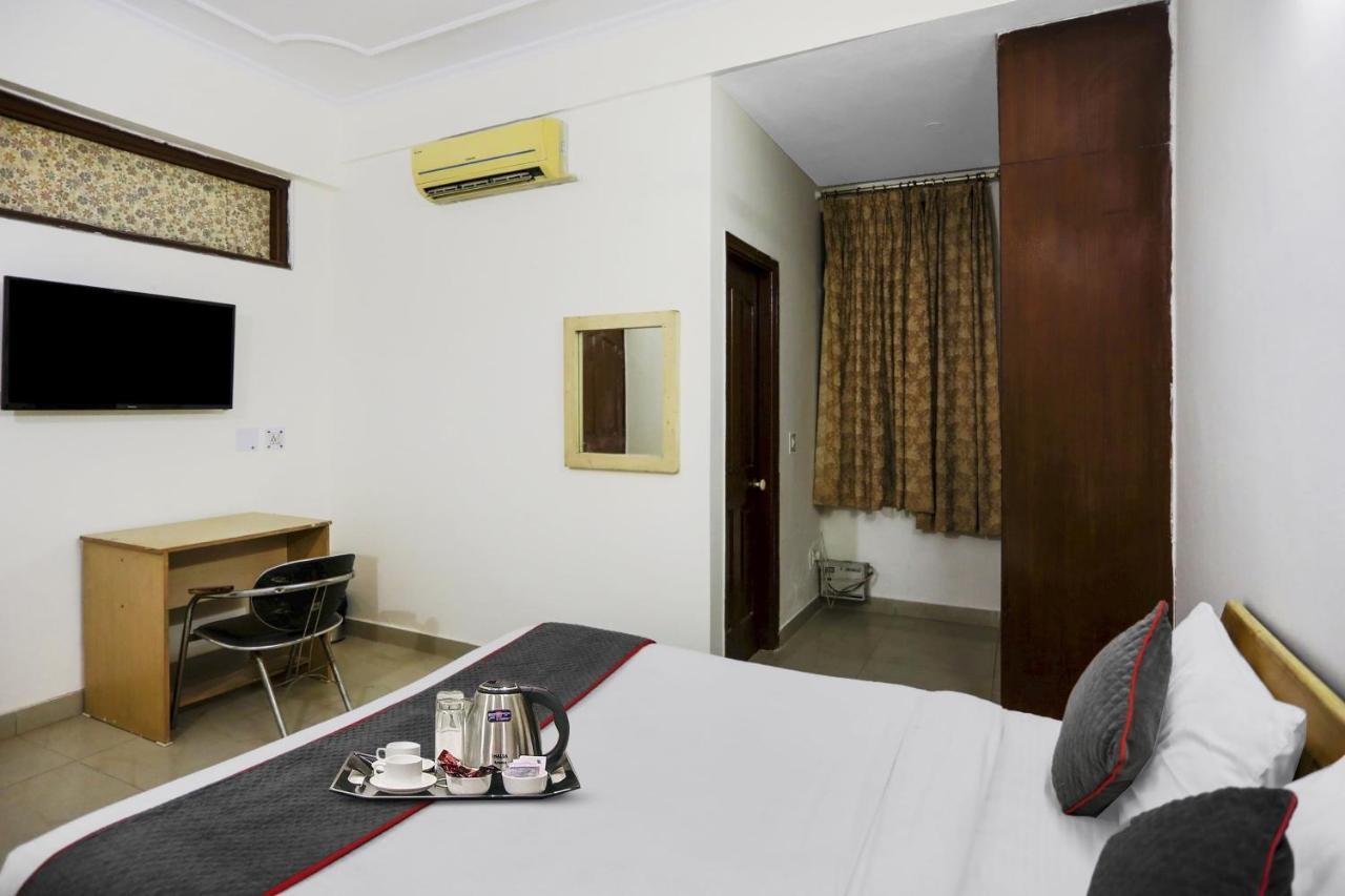Fabexpress Ap International Hotel Noida Luaran gambar
