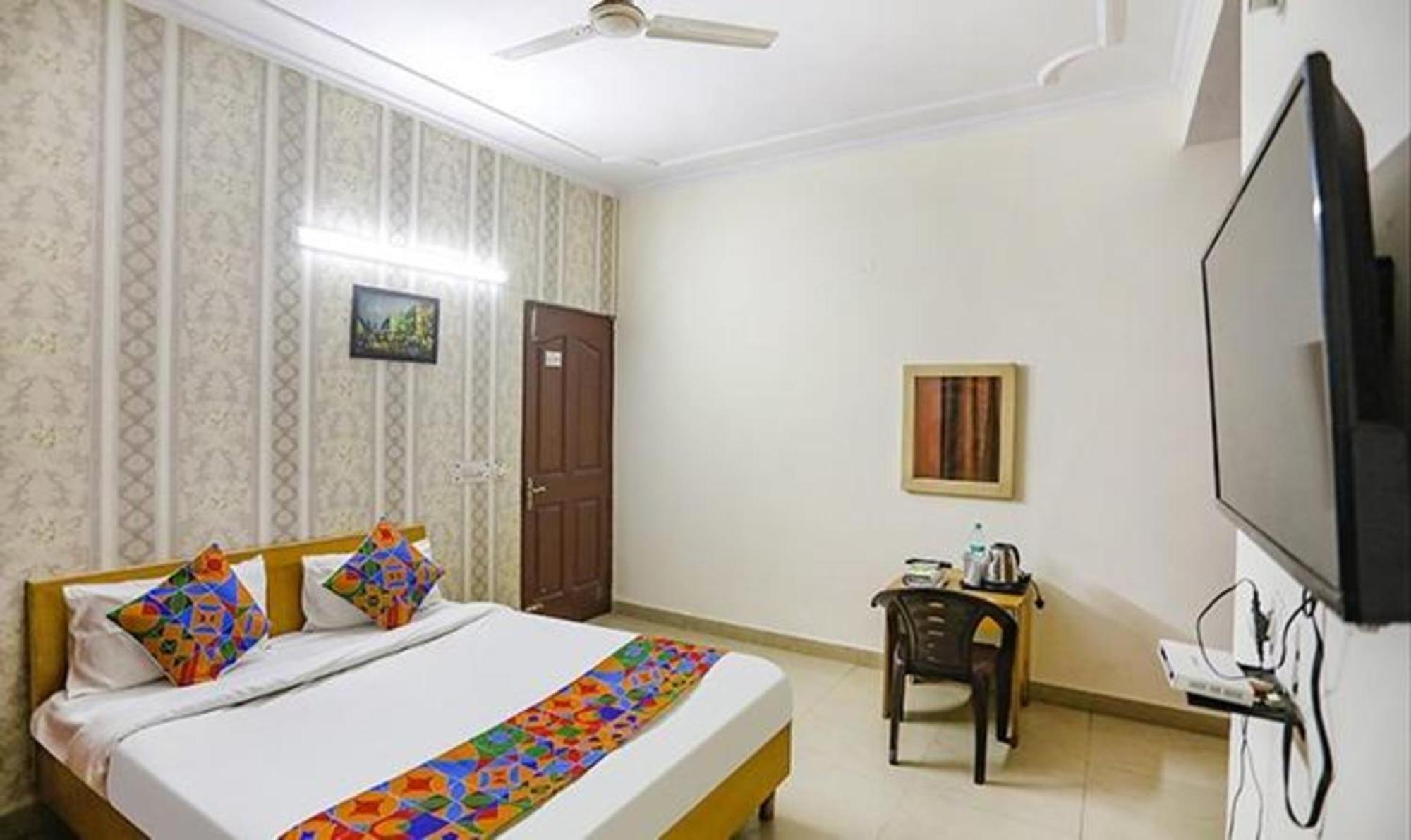 Fabexpress Ap International Hotel Noida Luaran gambar