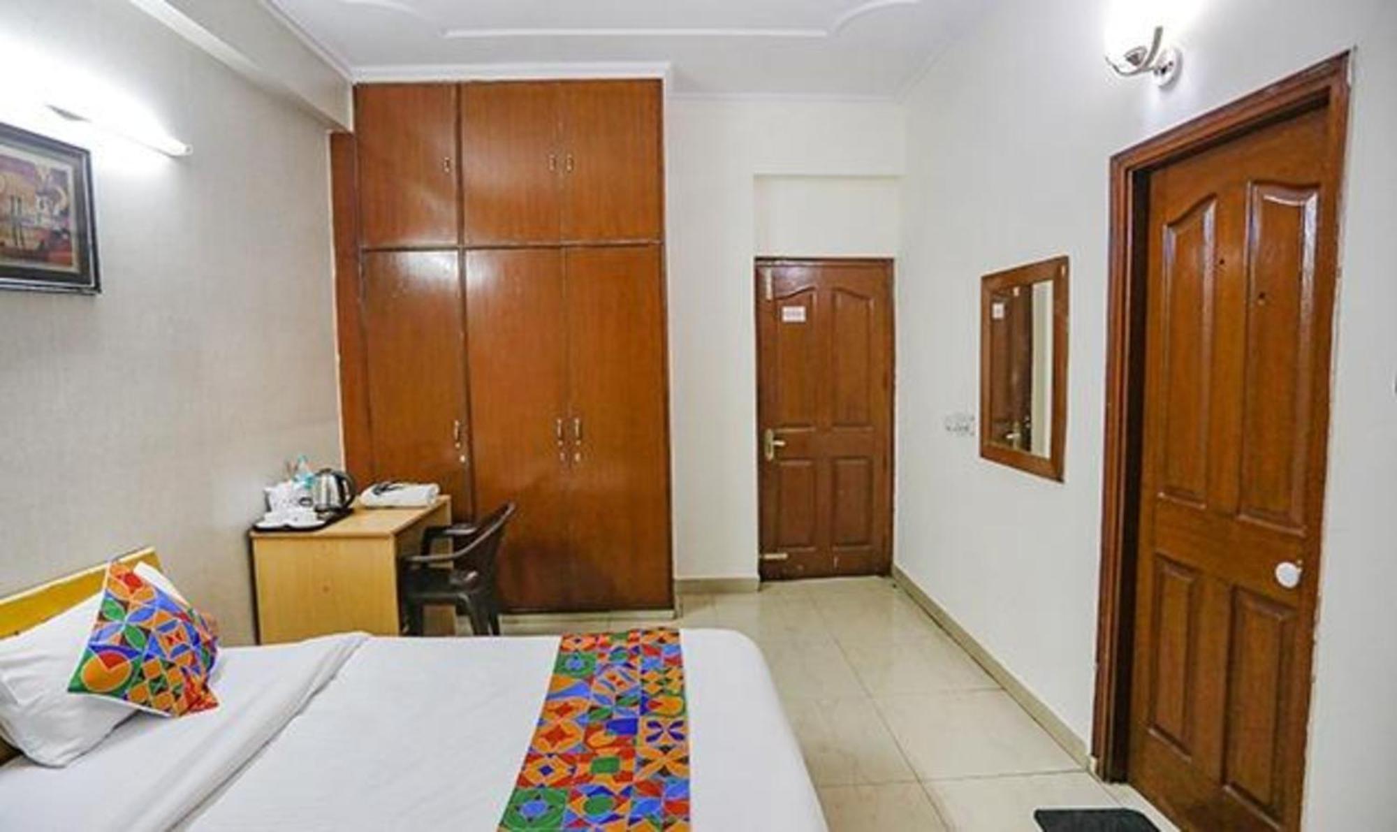 Fabexpress Ap International Hotel Noida Luaran gambar