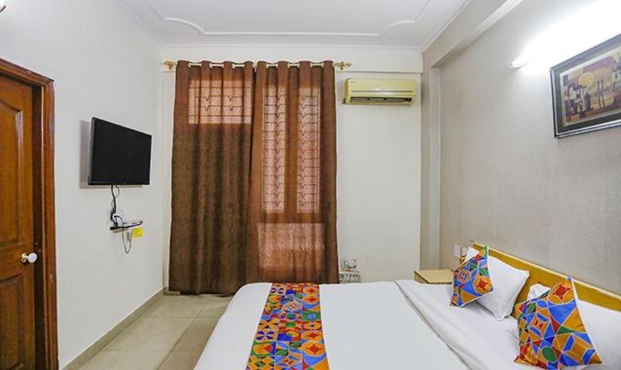Fabexpress Ap International Hotel Noida Luaran gambar