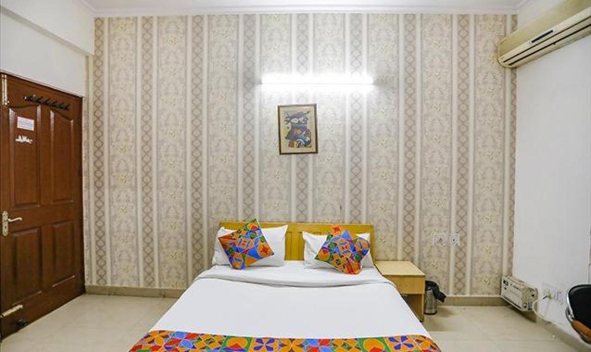 Fabexpress Ap International Hotel Noida Luaran gambar